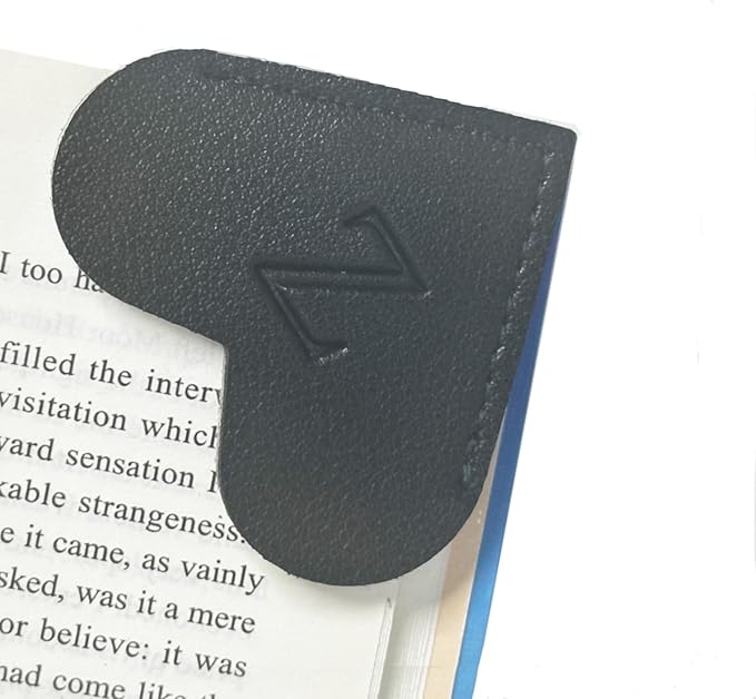 MOTEERLLU Personalized Leather Heart Bookmark with Initials, Cute Custom Corner Bookmarks for Reading Women, Men, Kids, Teachers, Book Lovers Gifts(Black Z)