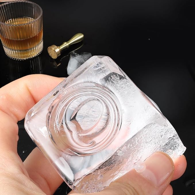Ice Cube Stamp for Cocktails Ice Stamp Brass Head with Handle, Ice Branding Stamp for Ice Cubes Cocktail Whiskey Drinks Party Wedding Making DIY Crafting (Letter Q)