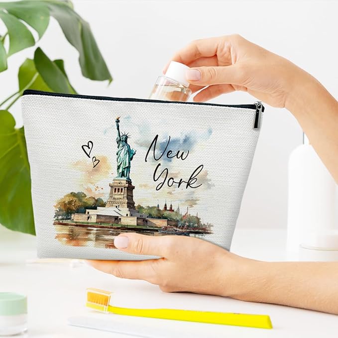 New York Travelling Gift Makeup Bag, City Travel Cosmetic Bag for Purse, Watercolor Gift, New York Souvenir, Trip Favors for Traveller, Travelling Lovers, City Themed Organizer