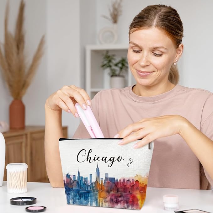 Chicago Travel Gift Makeup Bag, Chicago Souvenir, Watercolor Cosmetic Bag for Purse, Trip Gifts for Traveller, Travelling Lovers, City Themed Organizer
