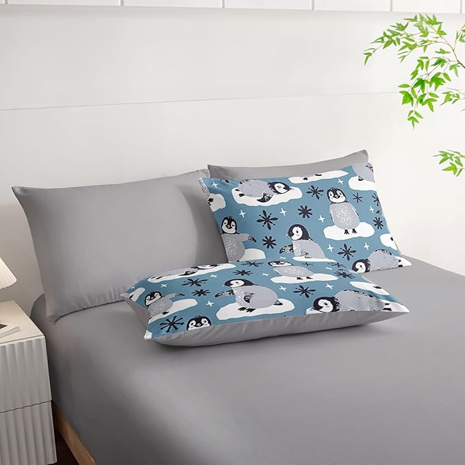 7Pcs Comforter Set Cartoon Penguin Black Snowflakes Printed Bedding Set with 1 Comforter,1 Flat Sheet,1 Fitted Sheet and 4 Pillowcases for Boys and Girls Bedroom All Season(Full)