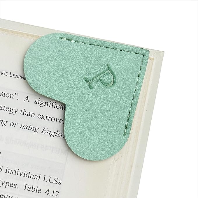 MOTEERLLU Personalized Leather Heart Bookmark with Initial, Cute Letters Custom Corner Book Mark for Reading Women, Teacher, Student, Book Lovers Gifts, Book Accessories (Green, P)