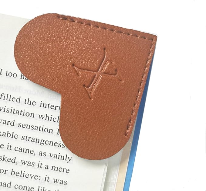 MOTEERLLU Personalized Leather Heart Bookmark with Initials, Cute Custom Corner Bookmarks for Reading Women, Men, Kids, Teachers, Book Lovers Gifts(Brown X)