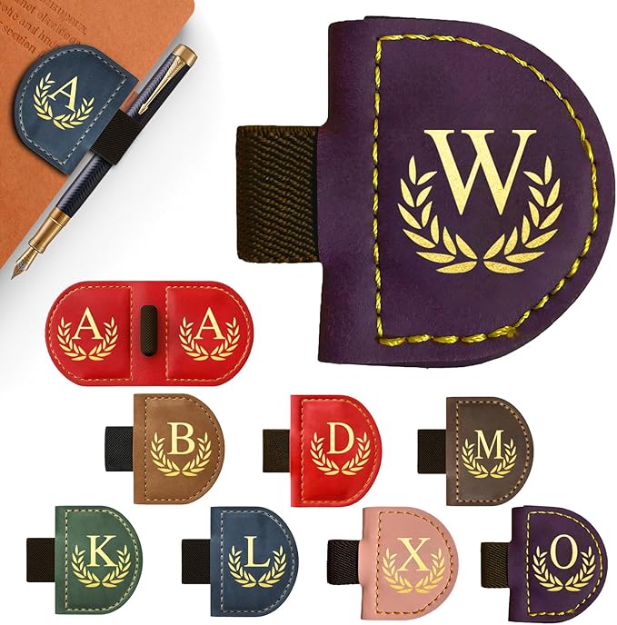 Personalized Leather Magnetic Bookmark with Pen Holder, Custom Bygone Mark Bookmark with Pen Holder, Custom Bookmarks with 26 Letters for Reading Women, Men, Teachers, Book Lovers（Purple，W）