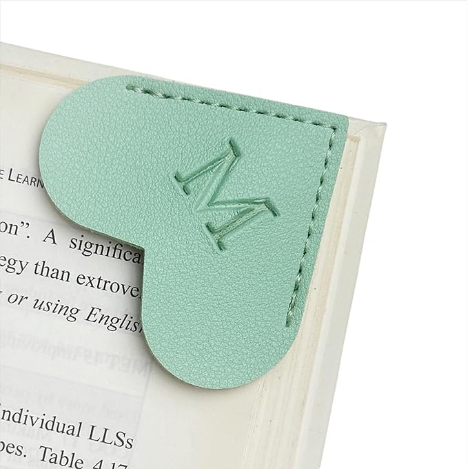 MOTEERLLU Personalized Leather Heart Bookmark with Initial, Cute Letters Custom Corner Book Mark for Reading Women, Teacher, Student, Book Lovers Gifts, Book Accessories (Green, M)