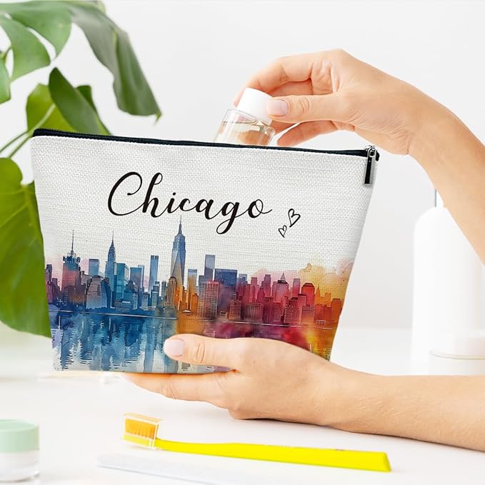 Chicago Travel Gift Makeup Bag, Chicago Souvenir, Watercolor Cosmetic Bag for Purse, Trip Gifts for Traveller, Travelling Lovers, City Themed Organizer