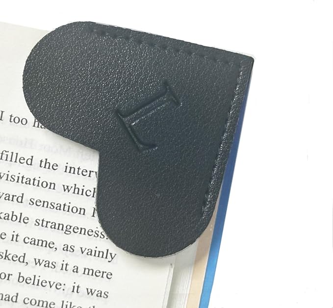MOTEERLLU Personalized Leather Heart Bookmark with Initials, Cute Custom Corner Bookmarks for Reading Women, Men, Kids, Teachers, Book Lovers Gifts(Black L)