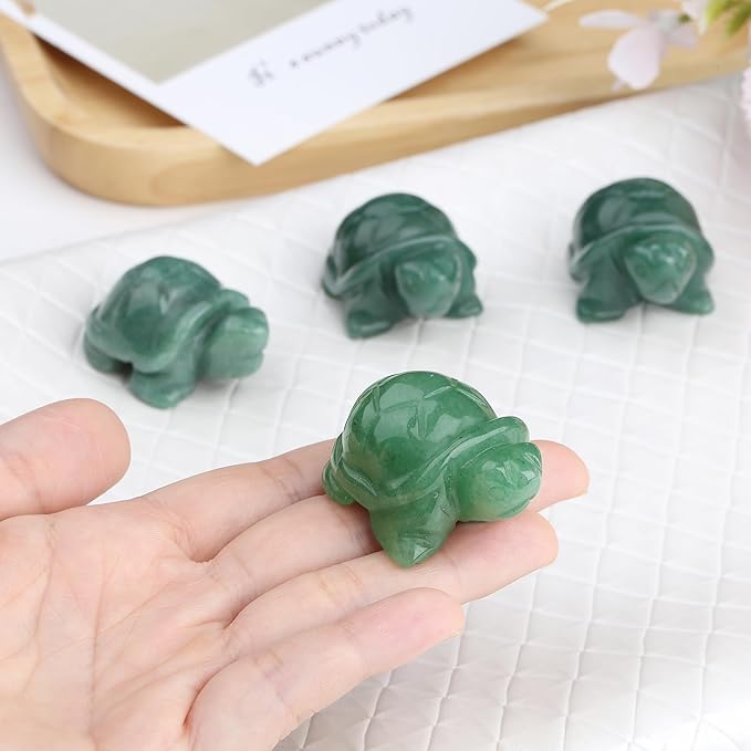 QINJIEJIE Travel Turtle Gifts for Women Best Travel Gifts for Travelers Men Green Aventurine Turtle Figurines Healing Crystals Sea Turtles Lovers Office Desk Decor Good Luck Gift for Women