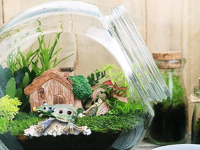 WitnyStore 1¾" Green Blue White Dot Frog Artistic Blown Glass Figurine Premium Hand-Blown Statue Tabletop Decoration Unique Collectible for Adult Collectors Handcrafted Elegant Home Room Decor