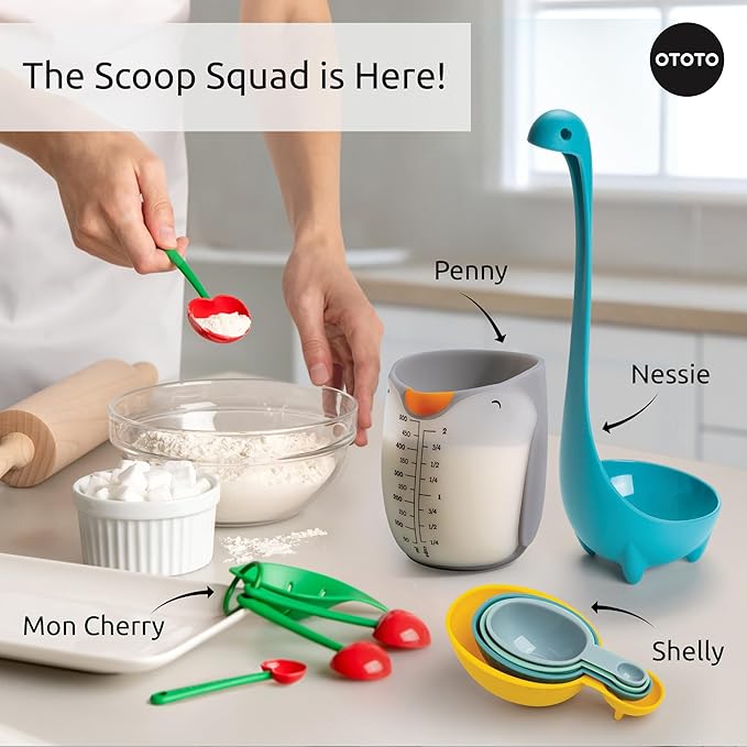 OTOTO Penny Penguin Silicone Measuring Cups for Cooking - 500ml Cute Measuring Cups for Baking, BPA-Free, Microwave Safe, Penguin Gifts, Cute Kitchen Accessories, Funny White Elephant Gifts