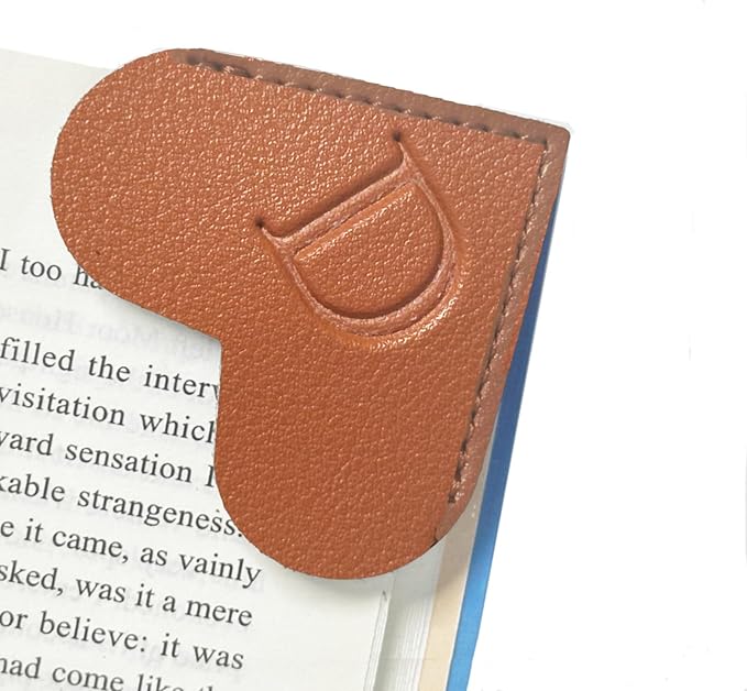 MOTEERLLU Personalized Leather Heart Bookmark with Initials, Cute Custom Corner Bookmarks for Reading Women, Men, Kids, Teachers, Book Lovers Gifts(Brown D)