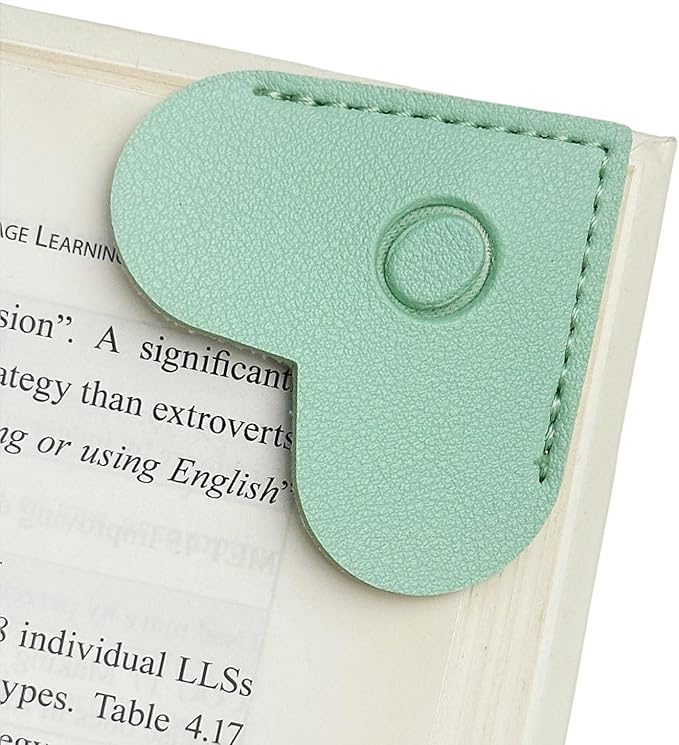 MOTEERLLU Personalized Leather Heart Bookmark with Initial, Cute Letters Custom Corner Book Mark for Reading Women, Teacher, Student, Book Lovers Gifts & Accessories(Green, O)