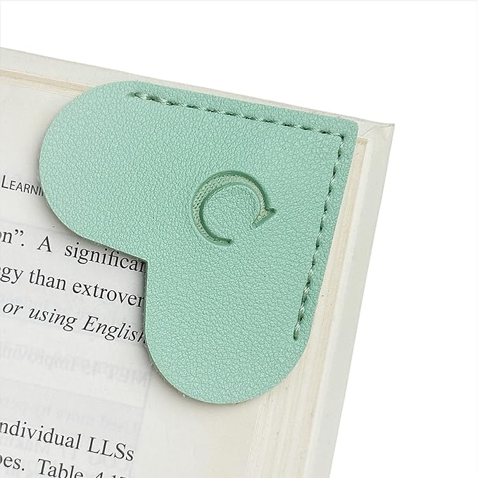 MOTEERLLU Personalized Leather Heart Bookmark with Initial, Cute Letters Custom Corner Book Mark for Reading Women, Teacher, Student, Book Lovers Gifts, Book Accessories (Green, C)