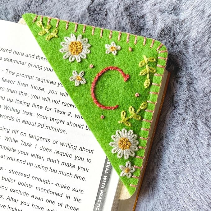 Personalized Hand Embroidered Corner Bookmark, Bookmarks for Women, Personalized Bookmark for Book Lovers, Cute Flower Book Mark by HNQCPCVU (C, Green)