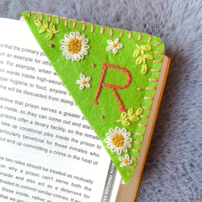 Personalized Hand Embroidered Corner Bookmark, Bookmarks for Women, Personalized Bookmark for Book Lovers, Cute Flower Book Mark by HNQCPCVU (R, Green)