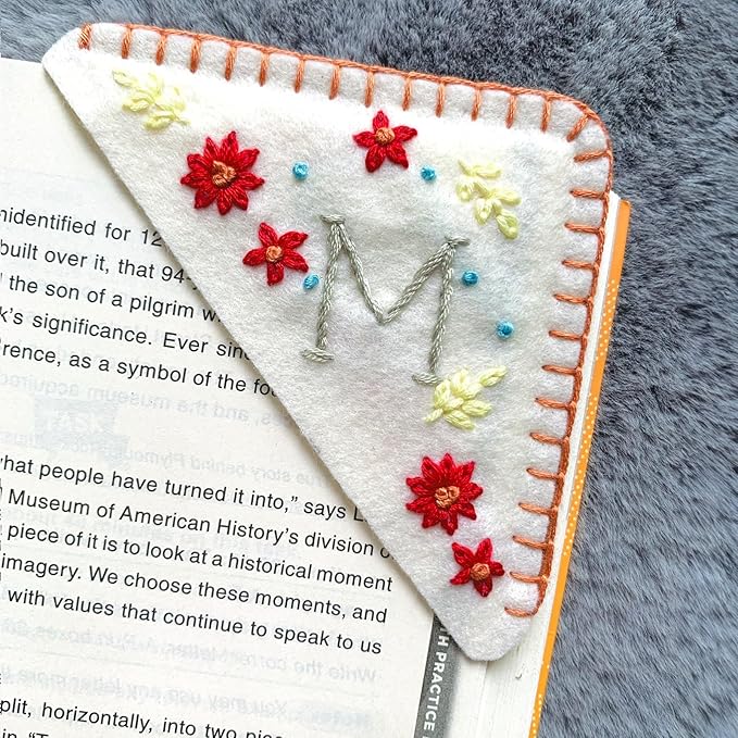 Personalized Hand Embroidered Corner Bookmark, Cute Flower Book Mark, Hand Stitch Gift for Women Book Lovers (M, White)