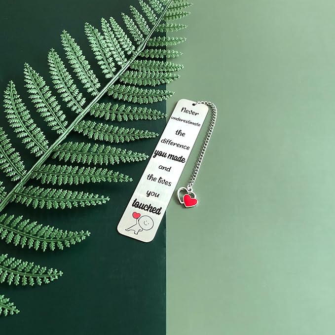 Bookmarks Teachers Day Thank You Gifts Bookmark Appreciate Dad Mum Grandma Grandpa Birthday Present Auntie Uncle Thanks Happy Retirement Master Teacher Christmas Keepsakes (Never Underestimate)
